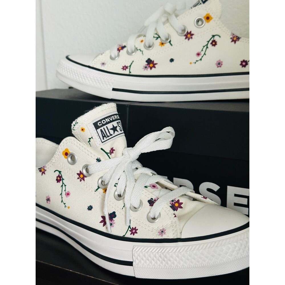 Converse Chuck Taylor All Star Floral Embroidery Low Top Women's 8 Canvas - Picture 2 of 6